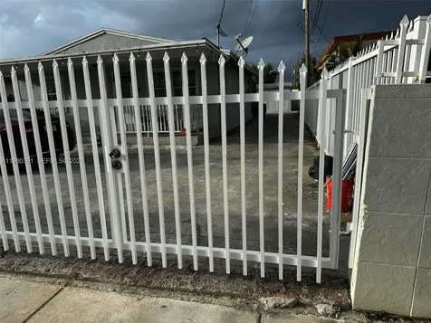 2223 NW 32nd Street Miami FL 33142