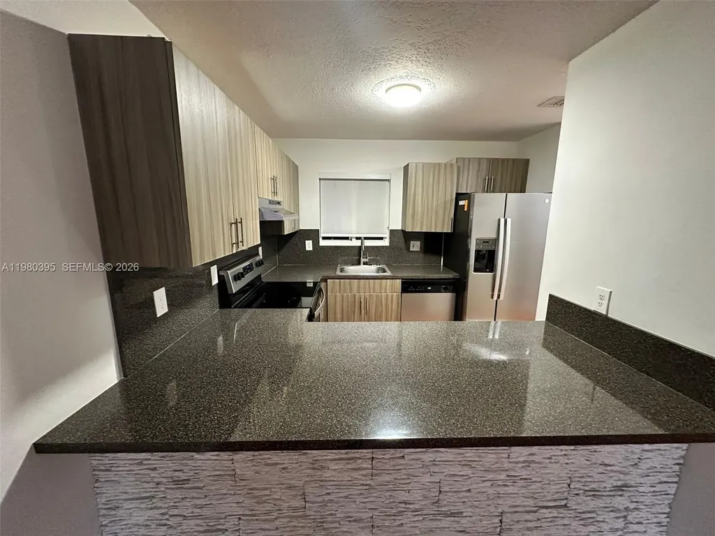 6235 Kendale Lakes Circle Miami FL 33183