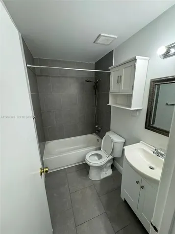 6235 Kendale Lakes Circle Miami FL 33183