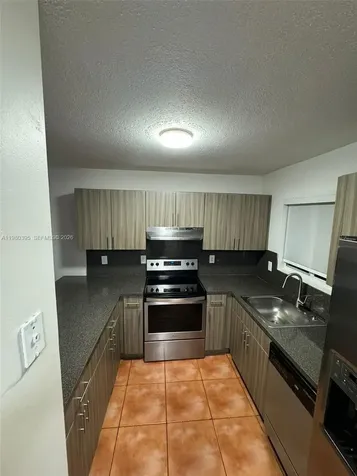 6235 Kendale Lakes Circle Miami FL 33183