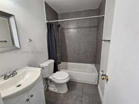 6235 Kendale Lakes Circle Miami FL 33183