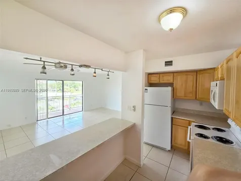 505 S Pine Island Road Plantation FL 33324