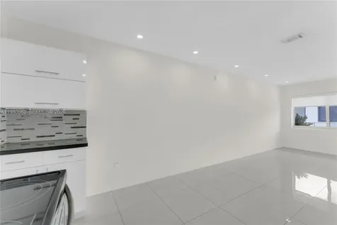 5271 NW 5th Street Miami FL 33126