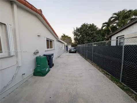 1037 SW 76th Avenue Miami FL 33144
