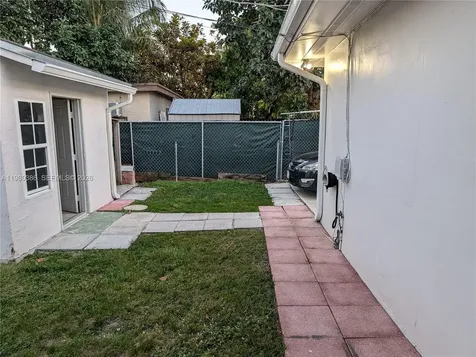 1037 SW 76th Avenue Miami FL 33144