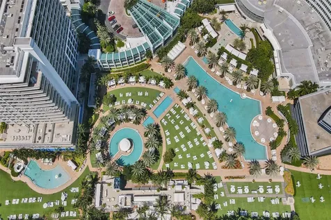 4391 Collins Avenue Miami Beach FL 33140