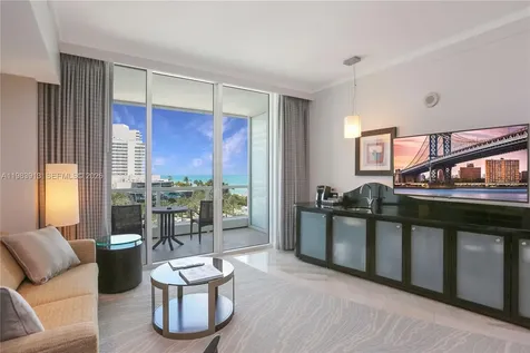 4391 Collins Avenue Miami Beach FL 33140