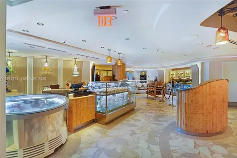 4391 Collins Avenue Miami Beach FL 33140