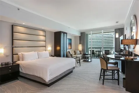 4391 Collins Avenue Miami Beach FL 33140