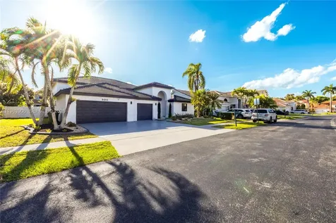 930 NW 197th Avenue Pembroke Pines FL 33029