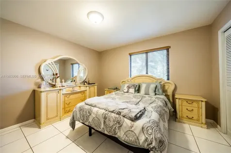 930 NW 197th Avenue Pembroke Pines FL 33029