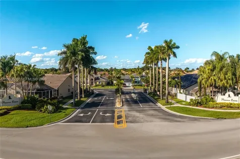 930 NW 197th Avenue Pembroke Pines FL 33029
