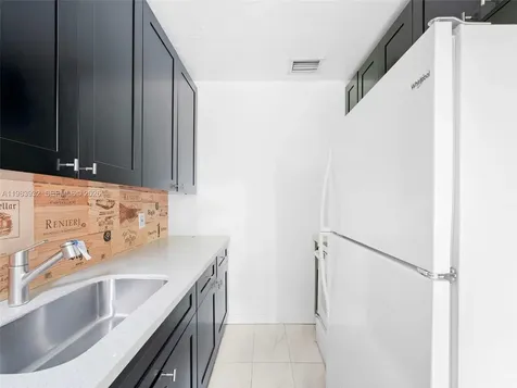 6437 SW 10th Street West Miami FL 33144