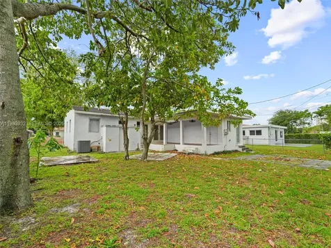 6437 SW 10th Street West Miami FL 33144