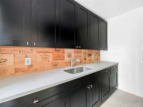 6437 SW 10th Street West Miami FL 33144