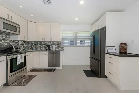 201 Columbus Parkway Hollywood FL 33021