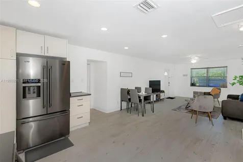 201 Columbus Parkway Hollywood FL 33021