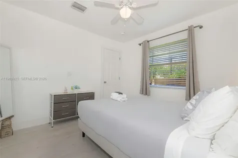 201 Columbus Parkway Hollywood FL 33021