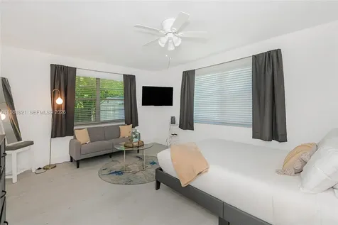 201 Columbus Parkway Hollywood FL 33021