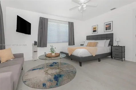 201 Columbus Parkway Hollywood FL 33021