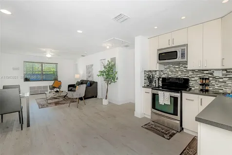 201 Columbus Parkway Hollywood FL 33021