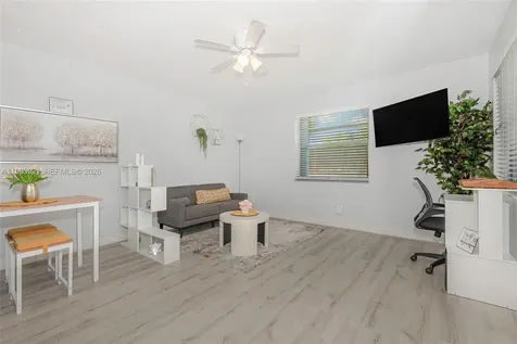 201 Columbus Parkway Hollywood FL 33021