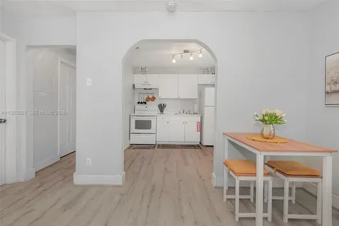 201 Columbus Parkway Hollywood FL 33021