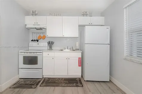 201 Columbus Parkway Hollywood FL 33021