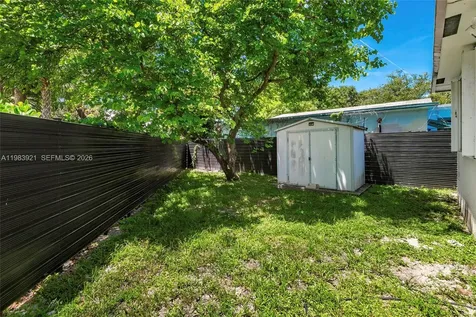 201 Columbus Parkway Hollywood FL 33021