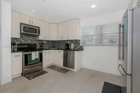 201 Columbus Parkway Hollywood FL 33021