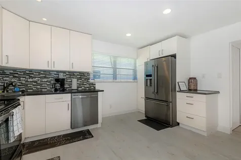 201 Columbus Parkway Hollywood FL 33021