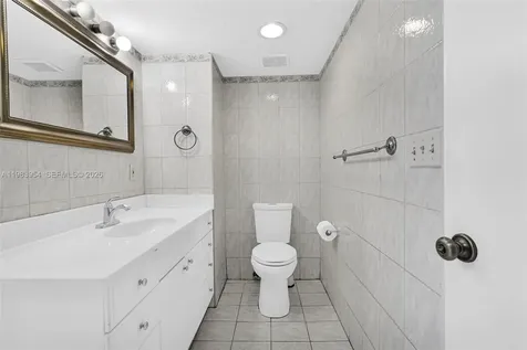 4560 Prairie Avenue Miami Beach FL 33140