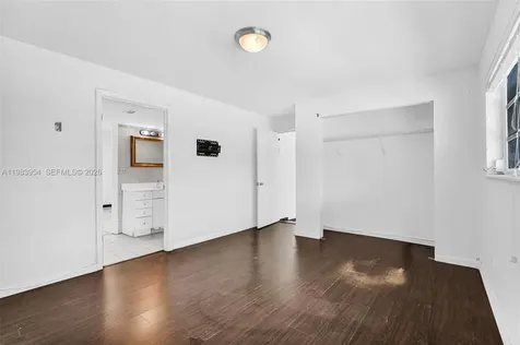 4560 Prairie Avenue Miami Beach FL 33140