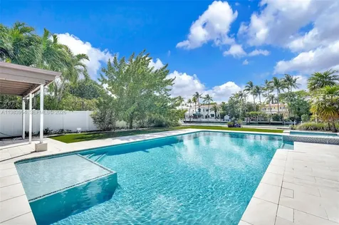 4560 Prairie Avenue Miami Beach FL 33140