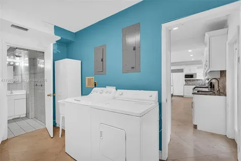 4560 Prairie Avenue Miami Beach FL 33140
