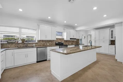 4560 Prairie Avenue Miami Beach FL 33140