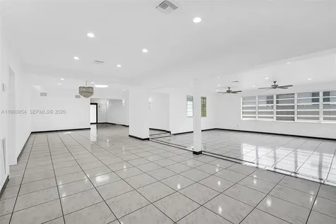 4560 Prairie Avenue Miami Beach FL 33140