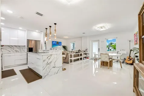 7235 SW 39th Street Miami FL 33155