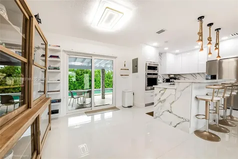7235 SW 39th Street Miami FL 33155