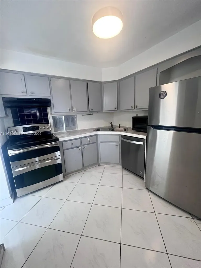 1540 NE 191st Street Miami FL 33179