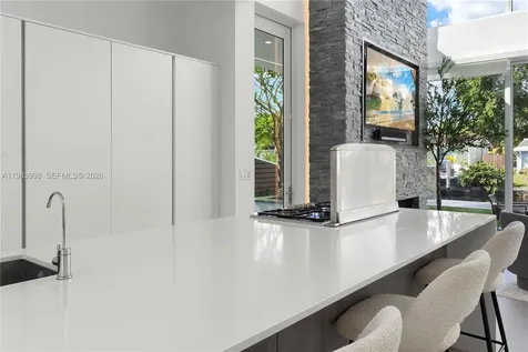 2217 NE 17th Terrace Wilton Manors FL 33305