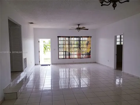 1121 NE 199th Street Miami FL 33179