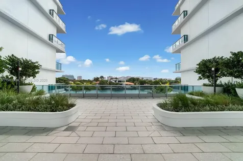 9221 E Bay Harbor Drive Bay Harbor Islands FL 33154