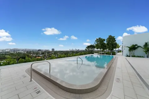 9221 E Bay Harbor Drive Bay Harbor Islands FL 33154