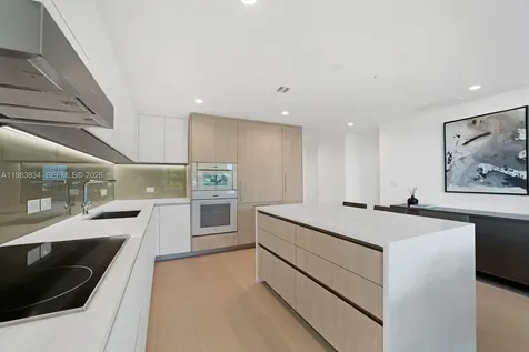 9221 E Bay Harbor Drive Bay Harbor Islands FL 33154