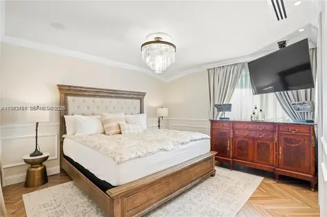 1625 Daytonia Road Miami Beach FL 33141