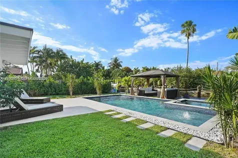 1625 Daytonia Road Miami Beach FL 33141