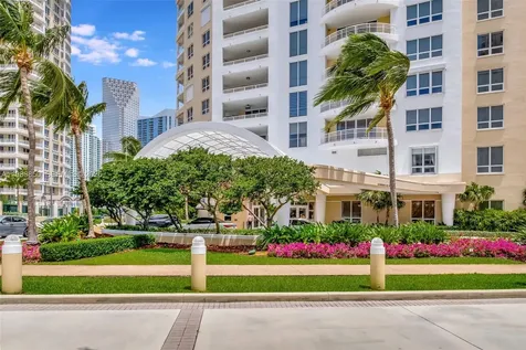 848 Brickell Key Drive Miami FL 33131