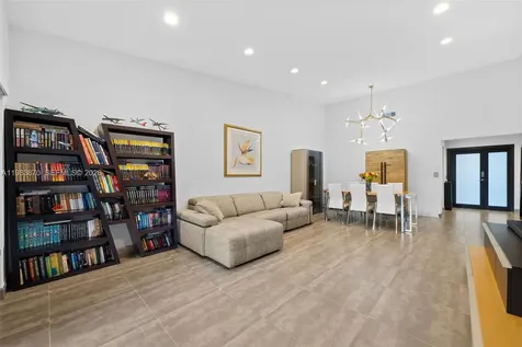 21244 Harbor Way Aventura FL 33180
