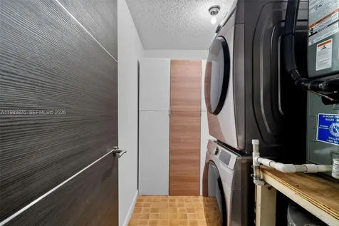 21244 Harbor Way Aventura FL 33180
